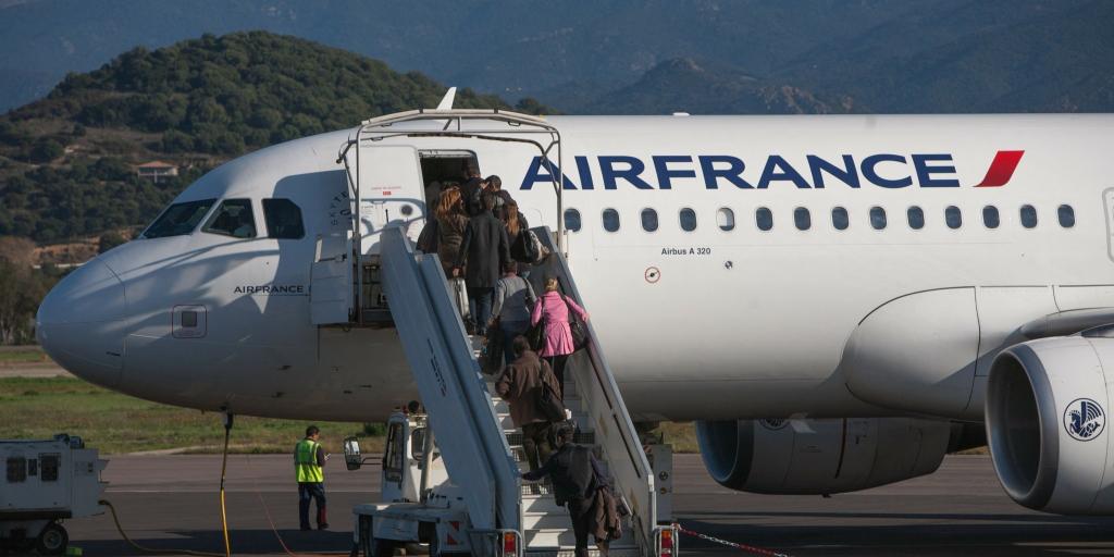 Η Air France-KLM μειώνει τις ζημίες και ποντάρει στη σταθερή ζήτηση για premium ταξίδια