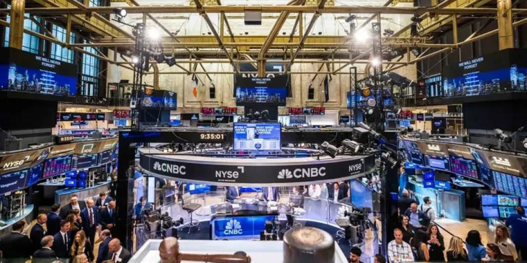 Πρωτομαγιά με κέρδη στη Wall Street και τις Big Tech οδηγό Πρωτομαγιά με κέρδη στη Wall Street και τις Big Tech οδηγό