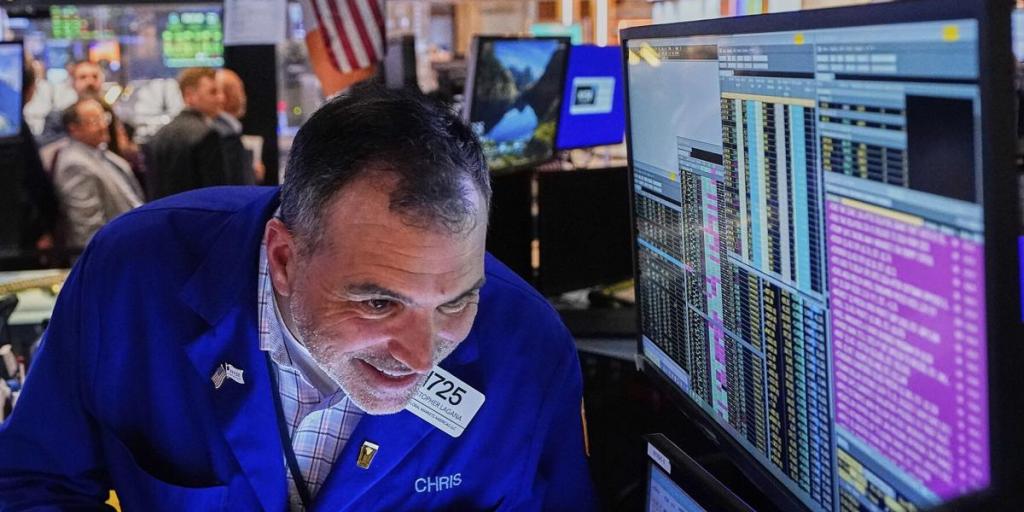 Το θεαματικό comeback της Wall Street και τα… μυστήρια της αγοράς Το θεαματικό comeback της Wall Street και τα… μυστήρια της αγοράς