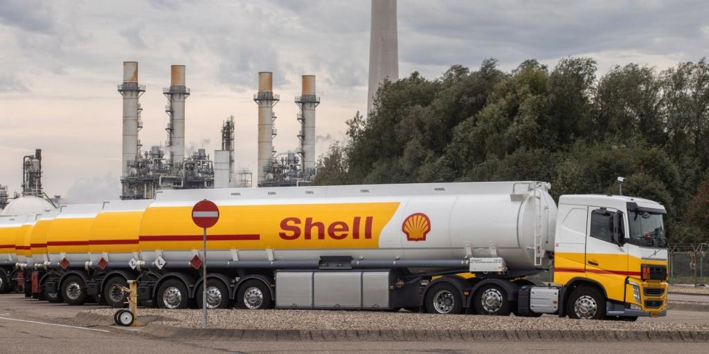 Μega deal στον ορίζοντα: H Shell εξετάζει εξαγορά της BP καθώς οι τιμές του πετρελαίου βυθίζονται Μega deal στον ορίζοντα: H Shell εξετάζει εξαγορά της BP καθώς οι τιμές του πετρελαίου βυθίζονται