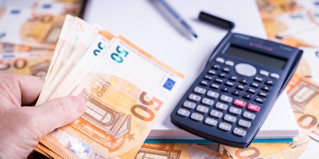 Πόσα χρήματα διασφαλίζουν μια άνετη σύνταξη και πόσα καλύπτει το ΤΚΑ