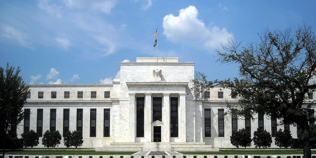 ΗΠΑ: Θα αγνοήσει η Fed τον Τραμπ διατηρώντας τα επιτόκια σταθερά; ΗΠΑ: Θα αγνοήσει η Fed τον Τραμπ διατηρώντας τα επιτόκια σταθερά;