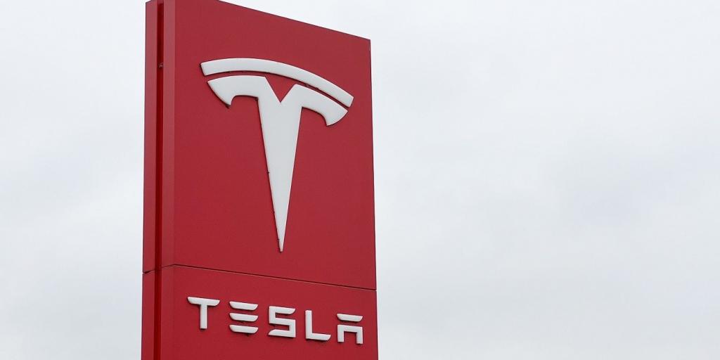 Tesla: Νέα πτώση για τις πωλήσεις στην Κίνα – Κερδίζει έδαφος η BYD (γράφημα)