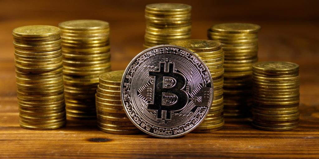 Ολοταχώς για τα 0.000 το Bitcoin – Περιορίζονται οι φόβοι για το εμπόριο