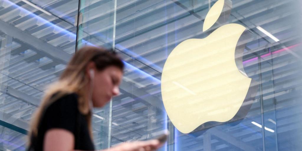 Safari με AI: Η Apple σχεδιάζει συνεργασία με OpenAI και Perplexity – Πώς επηρεάζεται η αγορά αναζήτησης Safari με AI: Η Apple σχεδιάζει συνεργασία με OpenAI και Perplexity – Πώς επηρεάζεται η αγορά αναζήτησης