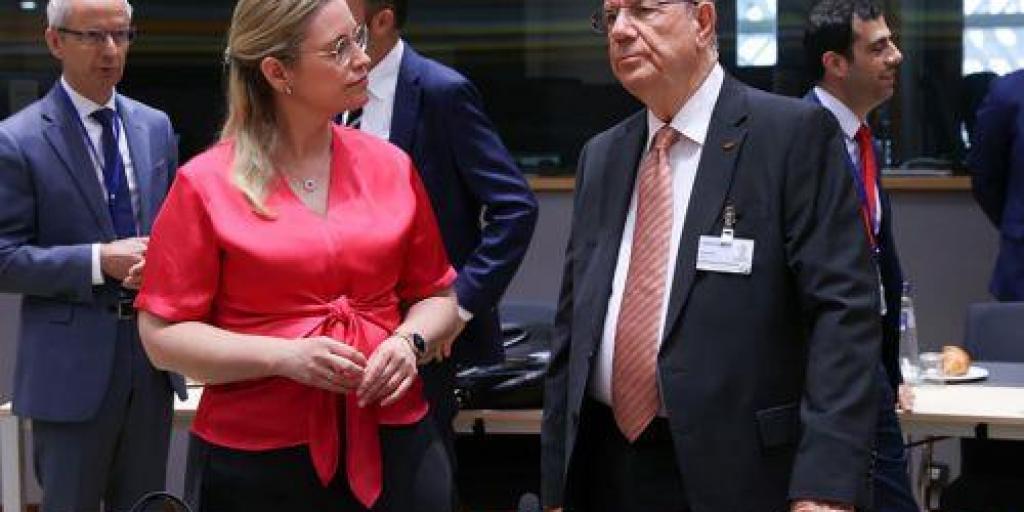 Κεραυνός: Ναι σε περισσότερες αμυντικές δαπάνες, αλλά μόνο με φιλικές χώρες Κεραυνός: Ναι σε περισσότερες αμυντικές δαπάνες, αλλά μόνο με φιλικές χώρες
