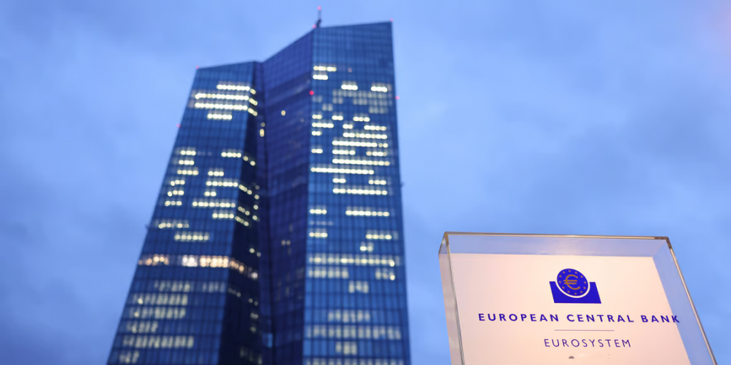 Η ΕΚΤ θα υποστηρίξει τις πολιτικές τόνωσης κατά την αναθεώρηση στρατηγικής