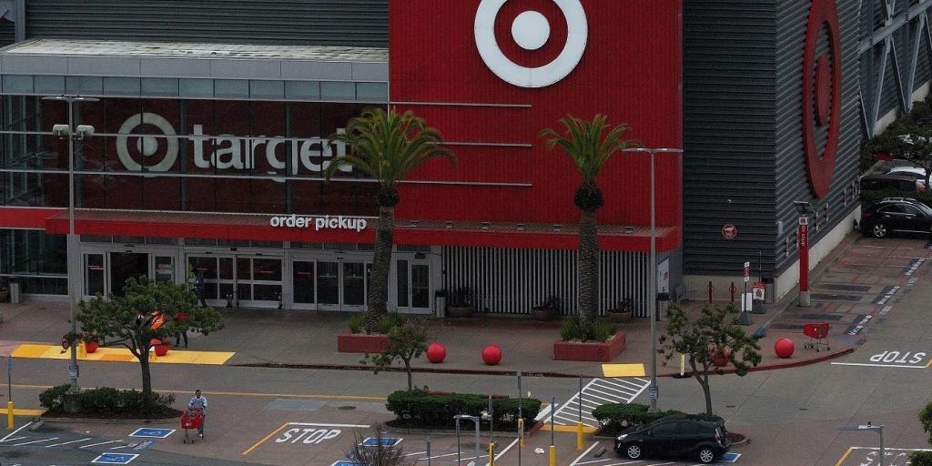 Target: Υποβαθμίζει τις προβλέψεις για τις πωλήσεις – Πλήγμα η μείωση στην καταναλωτική ζήτηση