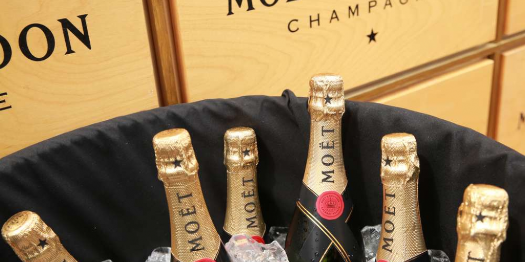 Η Moët Hennessy σε κρίση: Αλλαγές ηγεσίας και πτώση στα κέρδη Η Moët Hennessy σε κρίση: Αλλαγές ηγεσίας και πτώση στα κέρδη