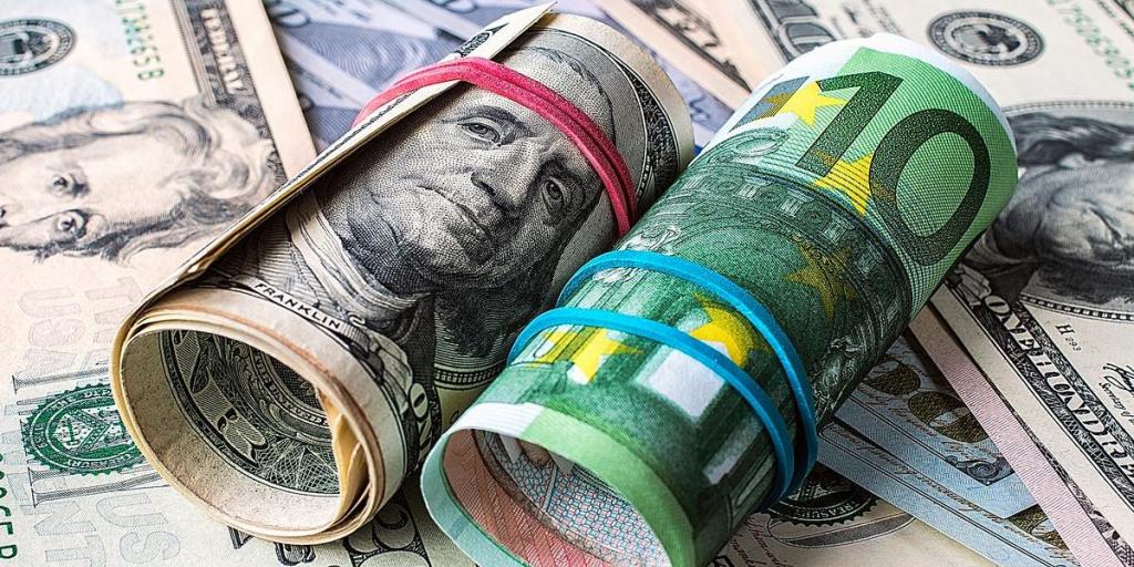 Πιέσεις στο ευρώ και στο δολάριο – Νέο ρεκόρ για το bitcoin