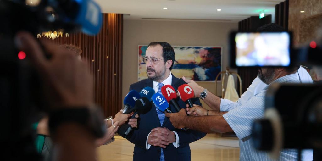 Παραπέμπει στον Έφορο Φορολογίας και ο ΠτΔ για οφειλές και δόσεις σωματείων