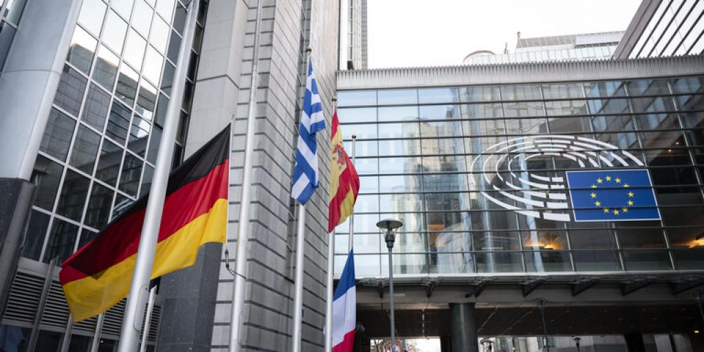 Οι εμπορικές ιδιοτροπίες Τραμπ ενισχύουν τα γεράκια της ΕΕ Οι εμπορικές ιδιοτροπίες Τραμπ ενισχύουν τα γεράκια της ΕΕ