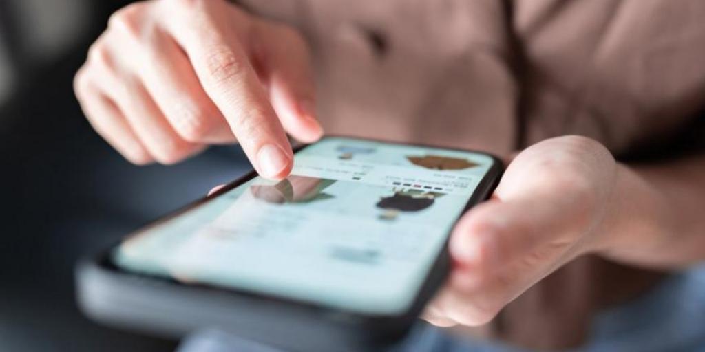 Smartphones: Πλήγμα στις πωλήσεις από τον «ανεμοστρόβιλο αβεβαιότητας» των δασμών Smartphones: Πλήγμα στις πωλήσεις από τον «ανεμοστρόβιλο αβεβαιότητας» των δασμών