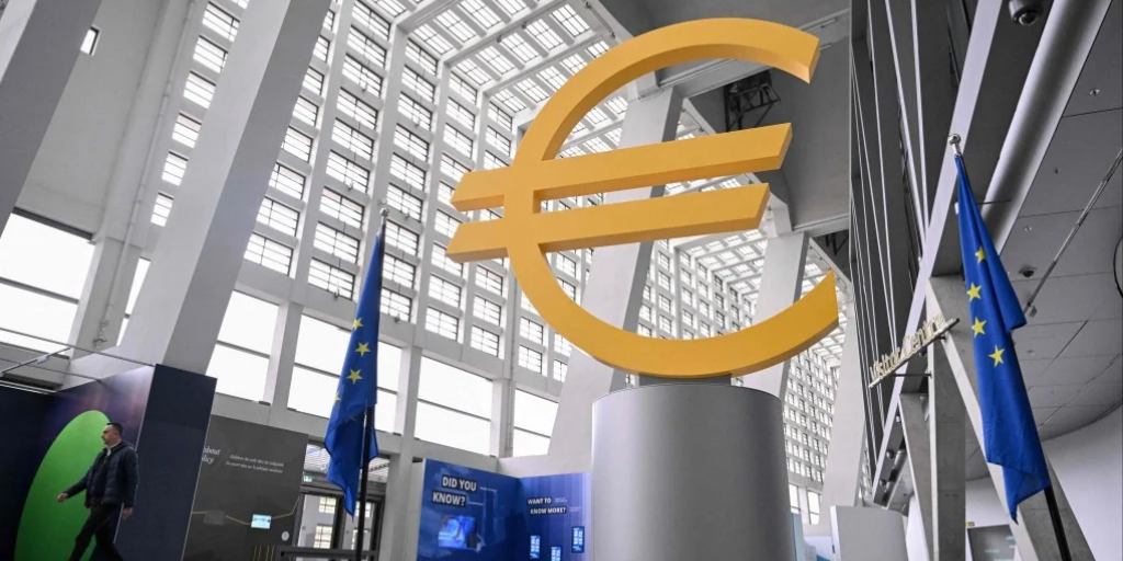 Η ΕΚΤ έγινε 27 ετών: Οι τέσσερις πρόεδροι και οι κρίσεις που διαχειρίστηκαν Η ΕΚΤ έγινε 27 ετών: Οι τέσσερις πρόεδροι και οι κρίσεις που διαχειρίστηκαν
