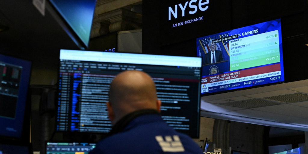 «Μουδιασμένη» η Wall Street μετά τα αδύναμα στοιχεία για την απασχόληση