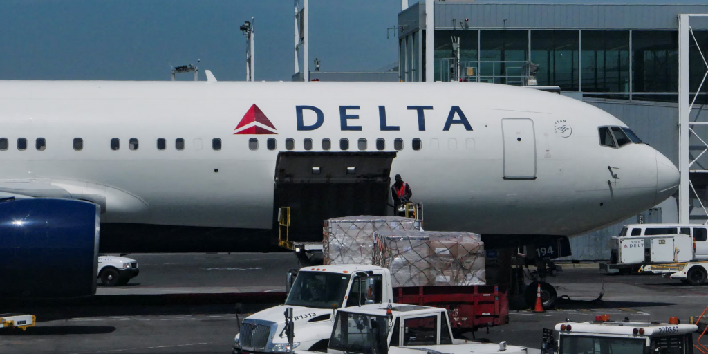 Delta Air Lines: Πώληση ομολόγων για αποπληρωμή κρατικού δανείου
