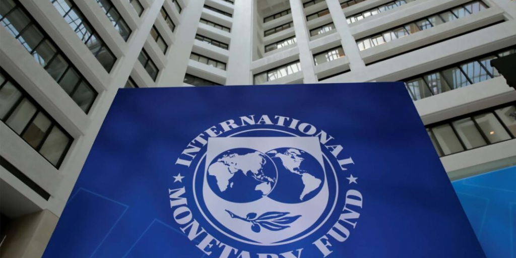 ΔΝΤ: Σημάδια επιβράδυνσης στο εμπόριο, καθώς υποχωρεί ο πανικός των δασμών
