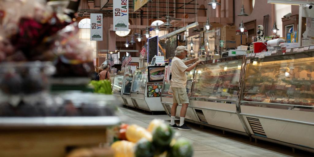 ΗΠΑ: Απρόσμενη πτώση 0,9% στις λιανικές πωλήσεις τον Μάιο ΗΠΑ: Απρόσμενη πτώση 0,9% στις λιανικές πωλήσεις τον Μάιο