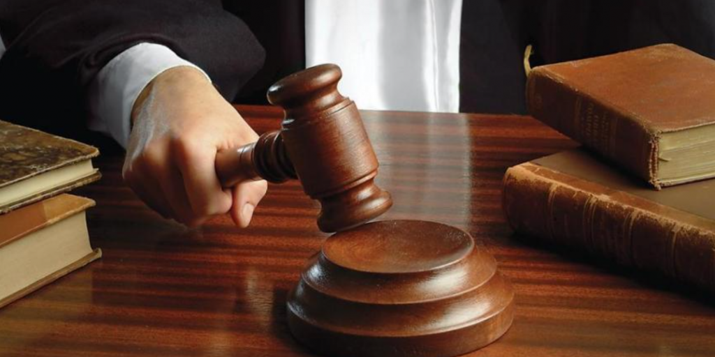 Υπόθεση κουρέματος παραπέμπεται για πρώτη φορά στο Ανώτατο Δικαστήριο Υπόθεση κουρέματος παραπέμπεται για πρώτη φορά στο Ανώτατο Δικαστήριο