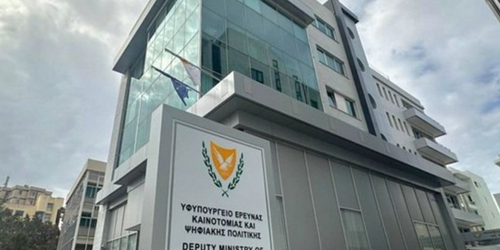 Πώς απαντά το Υφυπουργείο Έρευνας στα περί χορηγιών «χωρίς έλεγχο»
