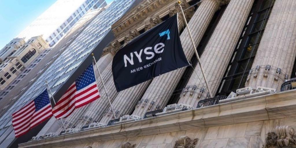 Επιφυλακτικό κλίμα στη Wall Street – Τριήμερο καθοδικό σερί για τον S&P 500