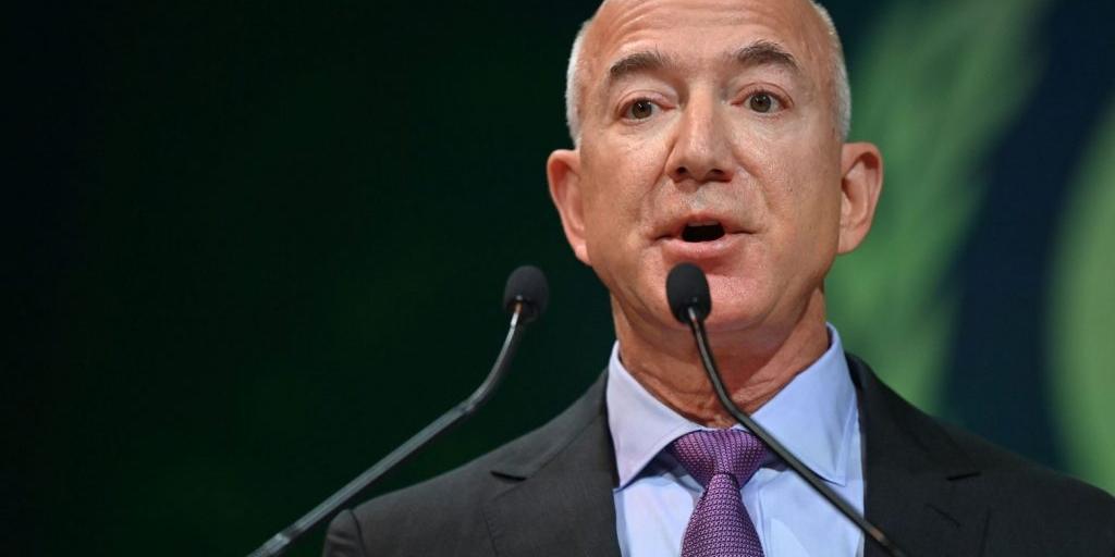 Μπέζος: Πούλησε μετοχές της Amazon αξίας $737 εκατ.