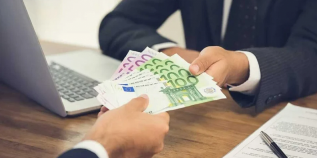 ΘΑλΕΙΑ 2021–2027»: Ενισχυμένη στήριξη σε 2.000 ΜμΕ και 3.000 νέες θέσεις εργασίας ΘΑλΕΙΑ 2021–2027»: Ενισχυμένη στήριξη σε 2.000 ΜμΕ και 3.000 νέες θέσεις εργασίας