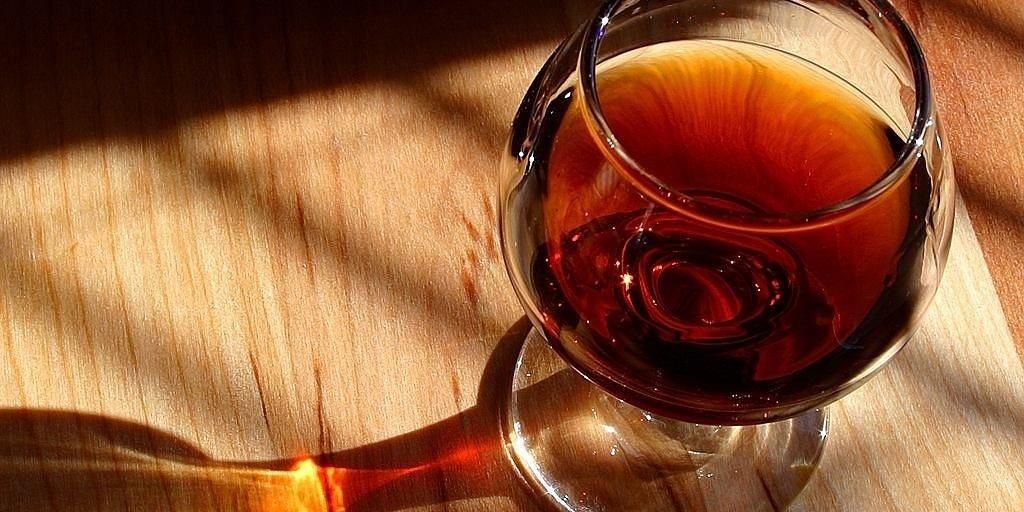 Κίνα: Απαντά στην ΕΕ με δασμούς αντιντάμπινγκ 27,3% έως 34,9% στο κονιάκ