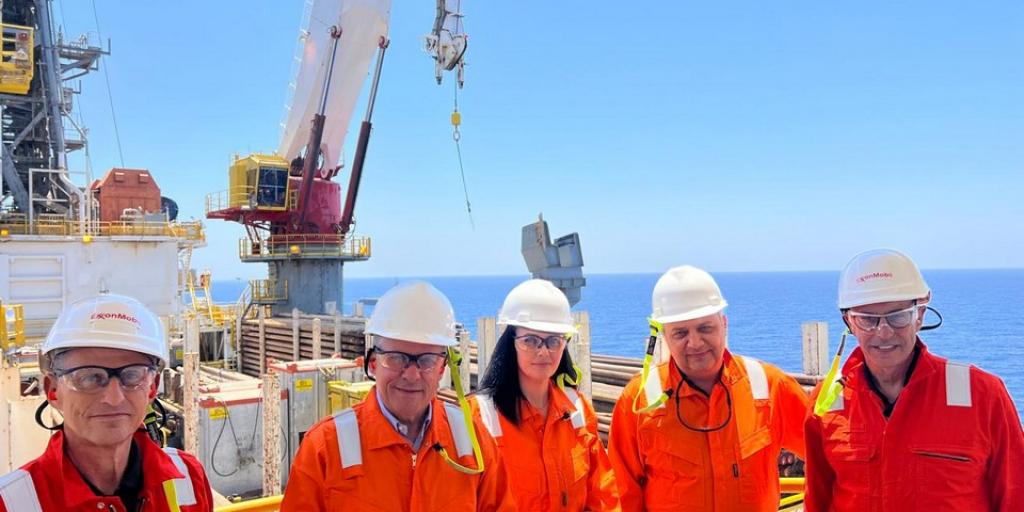 Στο γεωτρύπανο «Valaris DS-9» ο Γ. Παπαναστασίου για ενημέρωση Στο γεωτρύπανο «Valaris DS-9» ο Γ. Παπαναστασίου για ενημέρωση
