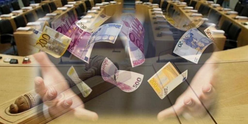Πέρασε τα δικά της η Βουλή για πολλαπλές συντάξεις – Η μπάλα στον ΠτΔ