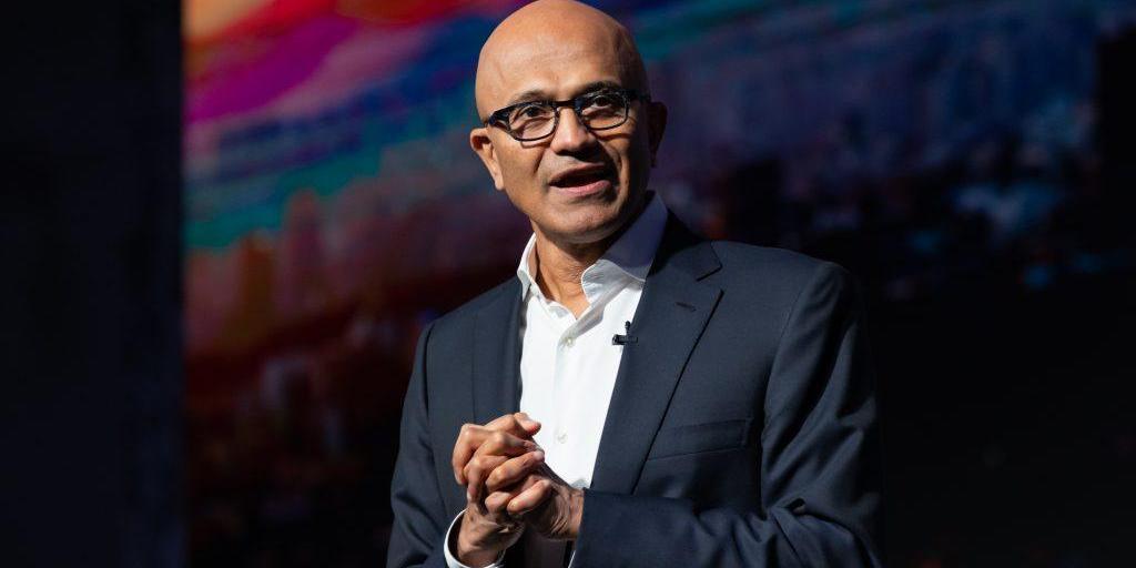 Microsoft: Οι «χρυσοί» μισθοί και οι… απολύσεις