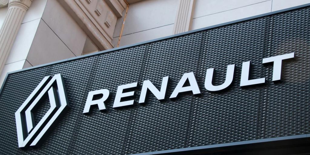 Renault: Βουτιά 16% μετά την υποβάθμιση προοπτικών και την αλλαγή ηγεσίας