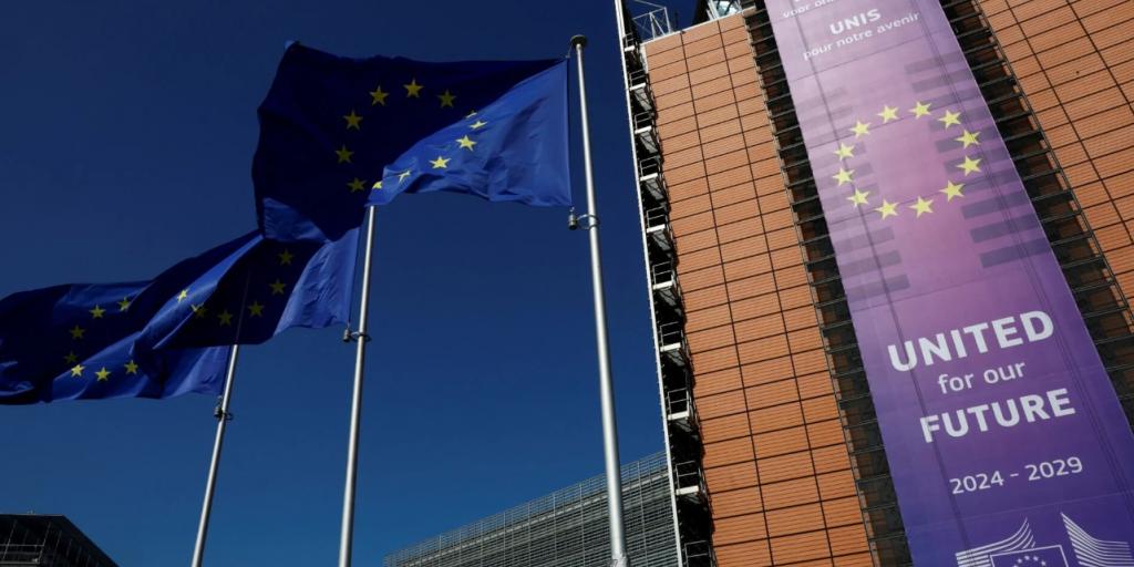 Η Κομισιόν προτείνει νέο μηχανισμό κρίσεων €400 δισ. με κοινό δανεισμό Η Κομισιόν προτείνει νέο μηχανισμό κρίσεων €400 δισ. με κοινό δανεισμό