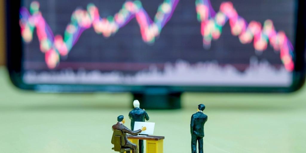 Pimco: Αντέχουν οι αγορές παρά τους κραδασμούς – Τι προτείνουν οι αναλυτές (πίνακας)