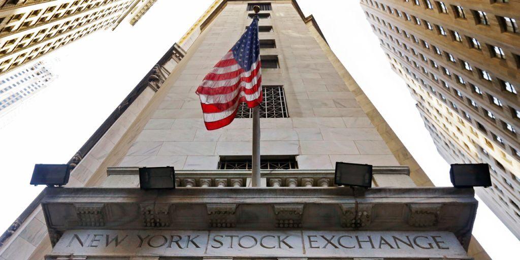 Διπλό ρεκόρ στη Wall Street από S&P 500 και Nasdaq με ώθηση από τις εταιρικές επιδόσεις