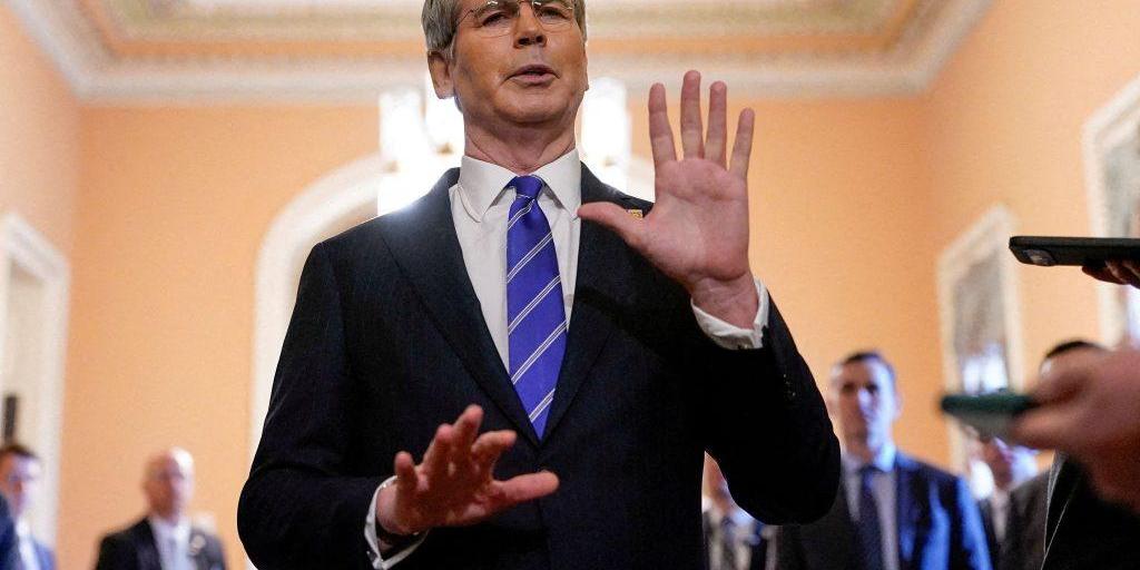 Μπέσεντ: Η Fed πρέπει να εξεταστεί ως θεσμός