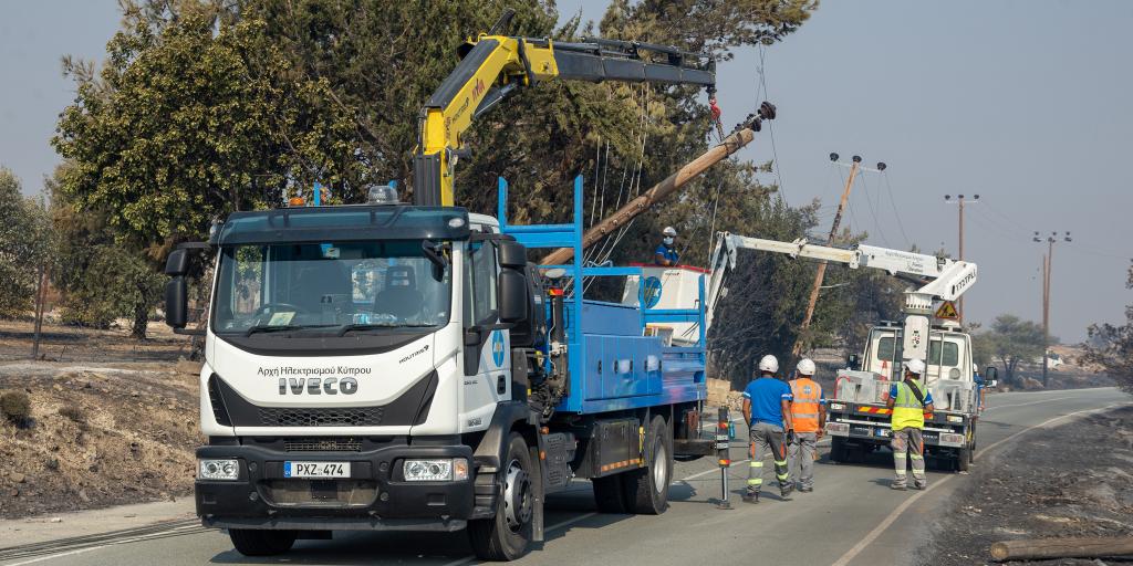 Επιστρατεύει κινητές γεννήτριες η ΑΗΚ για να δώσει ρεύμα σε πληγείσες περιοχές Επιστρατεύει κινητές γεννήτριες η ΑΗΚ για να δώσει ρεύμα σε πληγείσες περιοχές