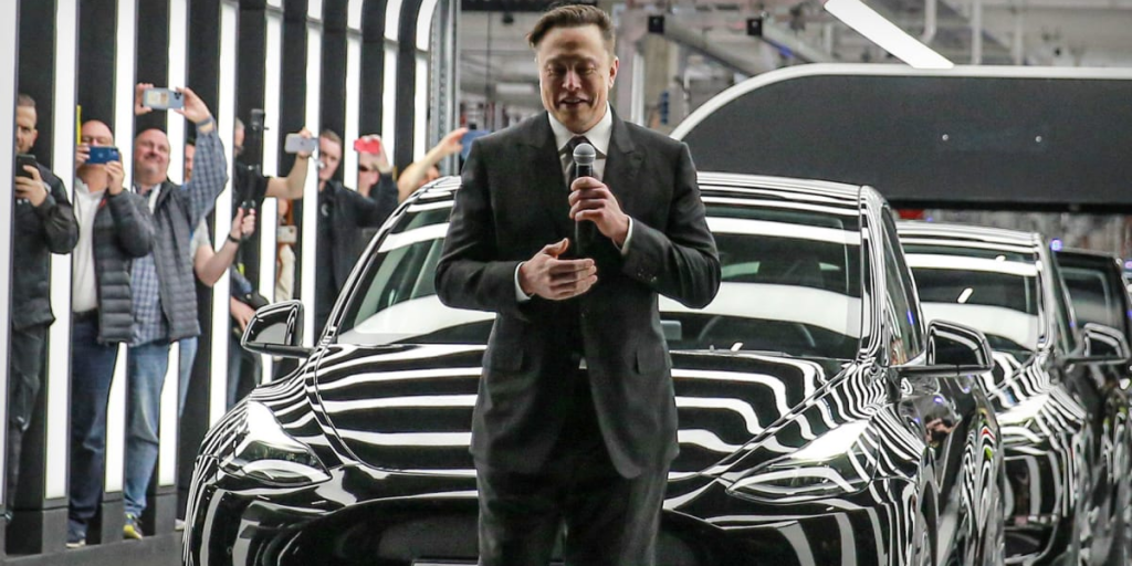 Tesla: O Μασκ προειδοποιεί για «δύσκολα τρίμηνα» μετά την ακύρωση των κινήτρων EV από τον Τραμπ