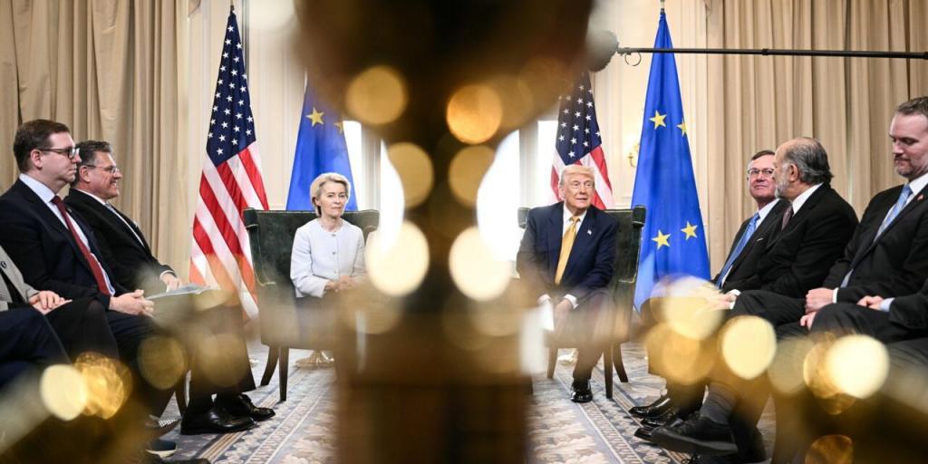 Ανάλυση Bloomberg: Τι αποφύγαμε με την εμπορική συμφωνία ΕΕ – ΗΠΑ Ανάλυση Bloomberg: Τι αποφύγαμε με την εμπορική συμφωνία ΕΕ – ΗΠΑ