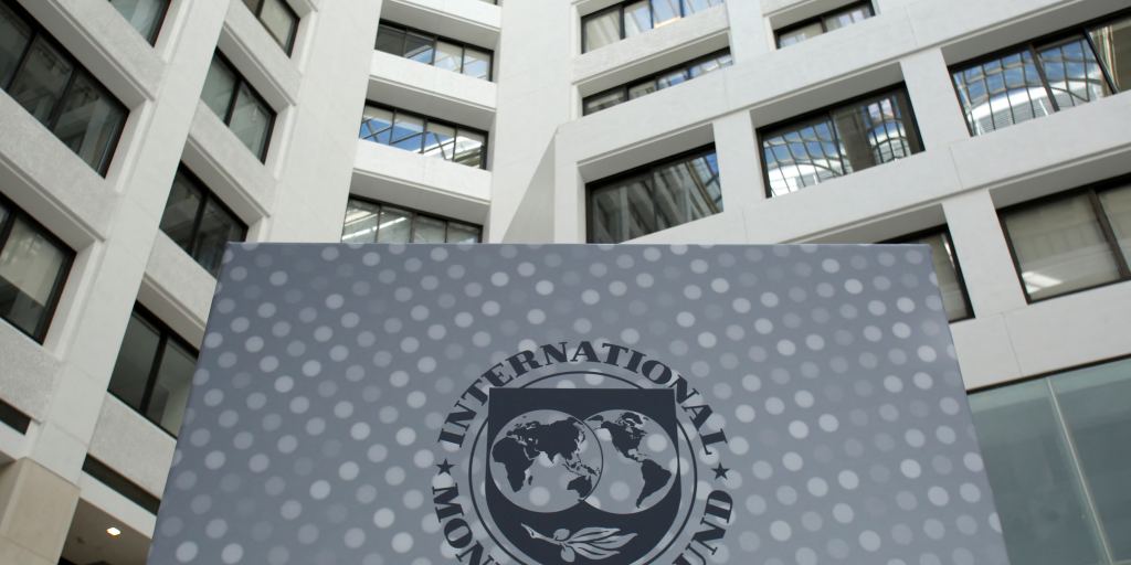 Ευχάριστη έκπληξη από το ΔΝΤ: Ανοδική αναθεώρηση των προβλέψεων για την παγκόσμια οικονομία