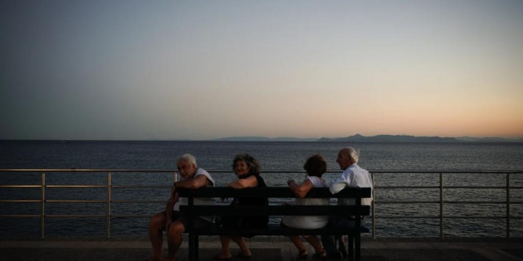 Ποιοι και γιατί θέλουν να «θυσιάσουν» τους συνταξιούχους στην Ευρώπη