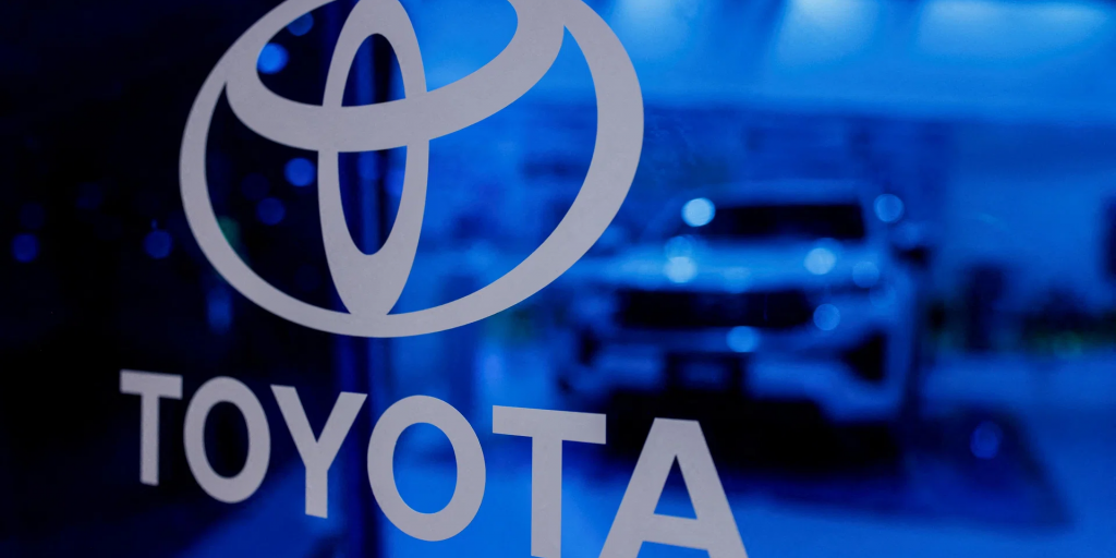 Toyota: Ρεκόρ πωλήσεων με ώθηση από τα υβριδικά – Άλμα 14% για τη μετοχή