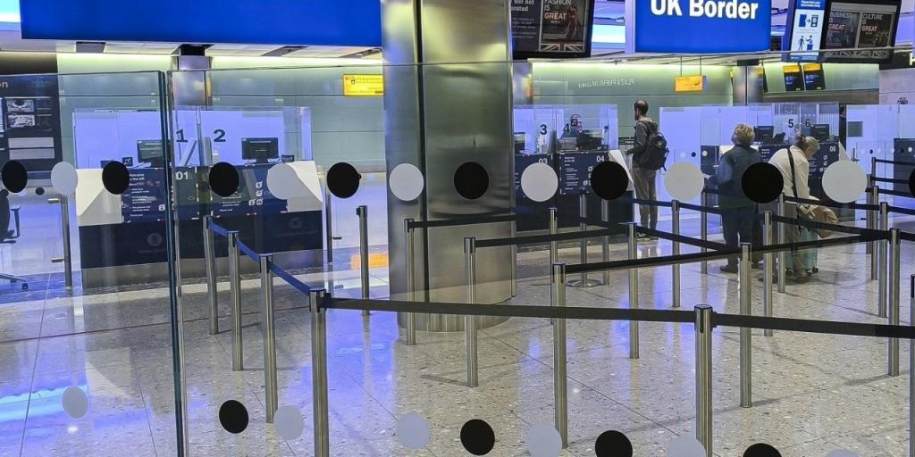 Χίθροου: Νέες ακυρώσεις πτήσεων μετά το χάος λόγω τεχνικού προβλήματος Χίθροου: Νέες ακυρώσεις πτήσεων μετά το χάος λόγω τεχνικού προβλήματος