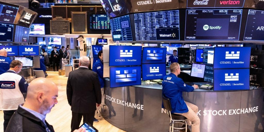 Ετοιμάζεται για νέα ρεκόρ η Wall Street - «Φουντώνουν» οι προσδοκίες για μείωση επιτοκίων τον Σεπτέμβριο