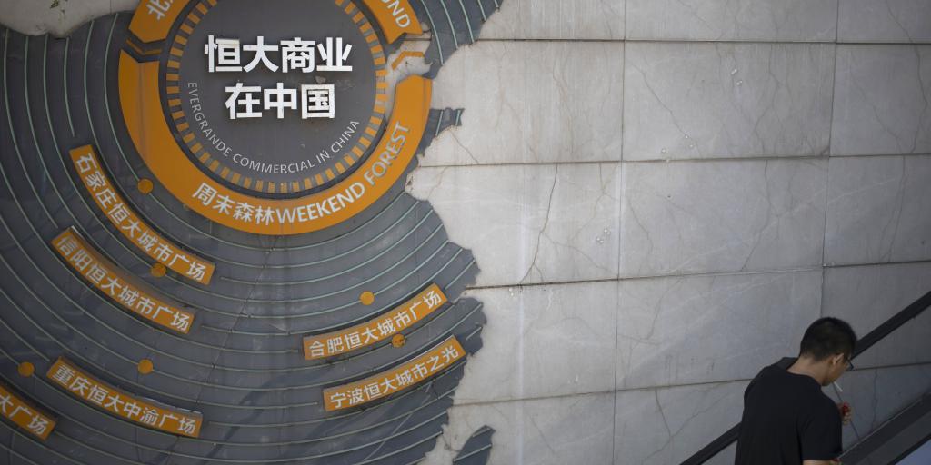 Evergrande: Το χρέος αγγίζει τα 45 δισ. δολάρια – Διαγράφεται από το χρηματιστήριο του Χονγκ Κονγκ Evergrande: Το χρέος αγγίζει τα 45 δισ. δολάρια – Διαγράφεται από το χρηματιστήριο του Χονγκ Κονγκ