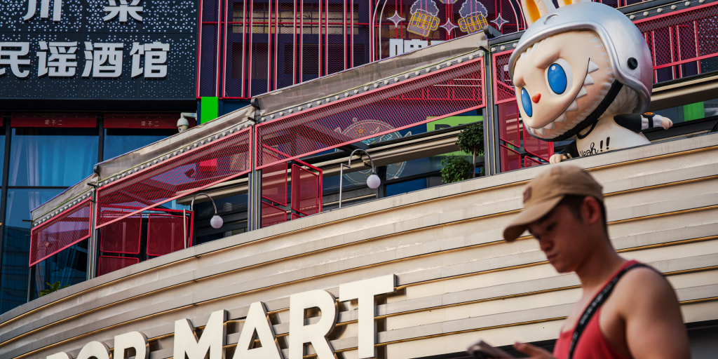 Pop Mart: Αλμα 8% της μετοχής – Οι Labubu εκτόξευσαν τα κέρδη κατά σχεδόν 400% Pop Mart: Αλμα 8% της μετοχής – Οι Labubu εκτόξευσαν τα κέρδη κατά σχεδόν 400%