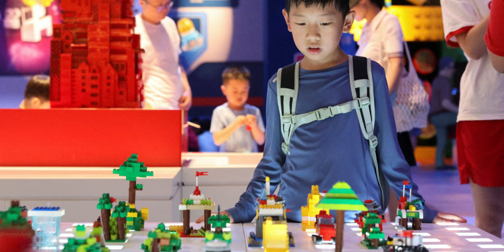 Πώς η Formula 1 και το Jurassic Park έδωσαν ώθηση στη Lego