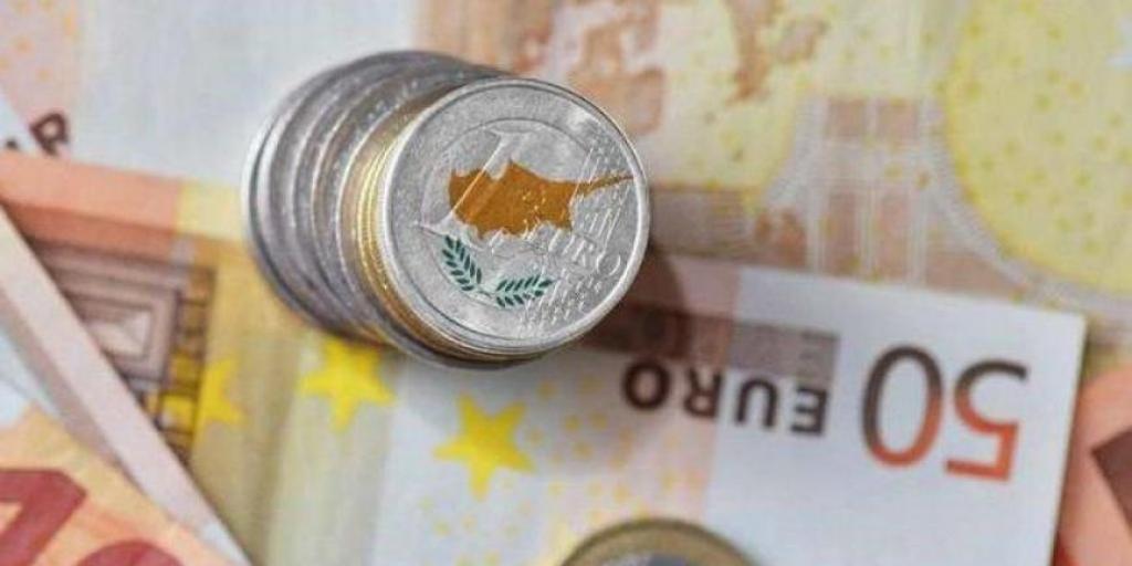 Τέλη του 2026 η υποχώρηση του χρέους στο 50% – Τι διευκρινίζει το ΥΠΟΙΚ