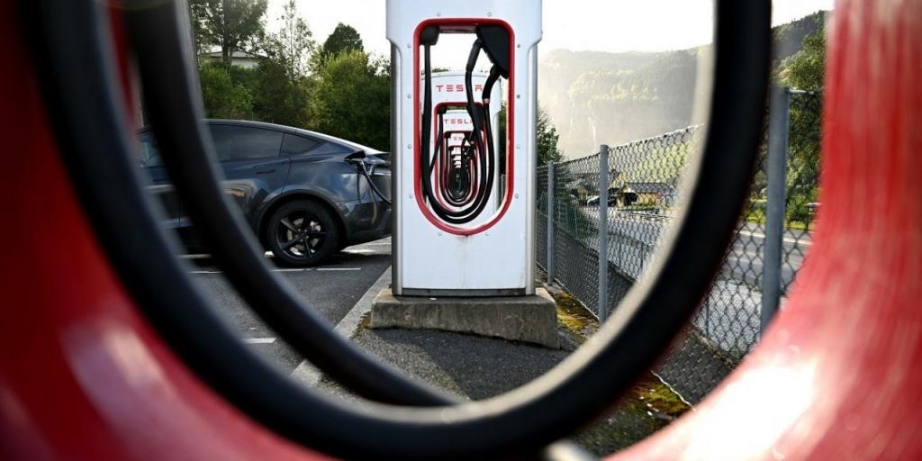 Tesla: Πρωτιά στην αγορά όπου σχεδόν όλα τα νέα οχήματα είναι ηλεκτρικά