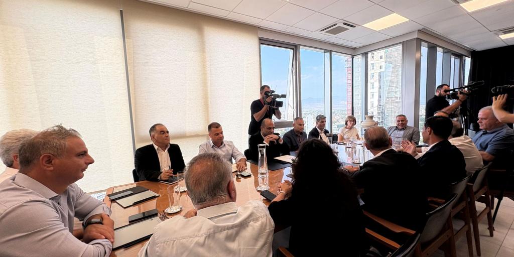 ΑΤΑ: Η κυβέρνηση άνοιξε τα χαρτιά της, αλλά το «μέτωπο» παραμένει ανοιχτό ΑΤΑ: Η κυβέρνηση άνοιξε τα χαρτιά της, αλλά το «μέτωπο» παραμένει ανοιχτό